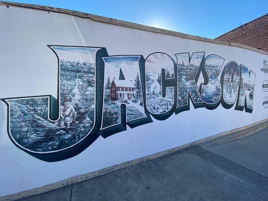 Spacious Downtown Jackson Retreat- Historic Hangout Buitenkant foto