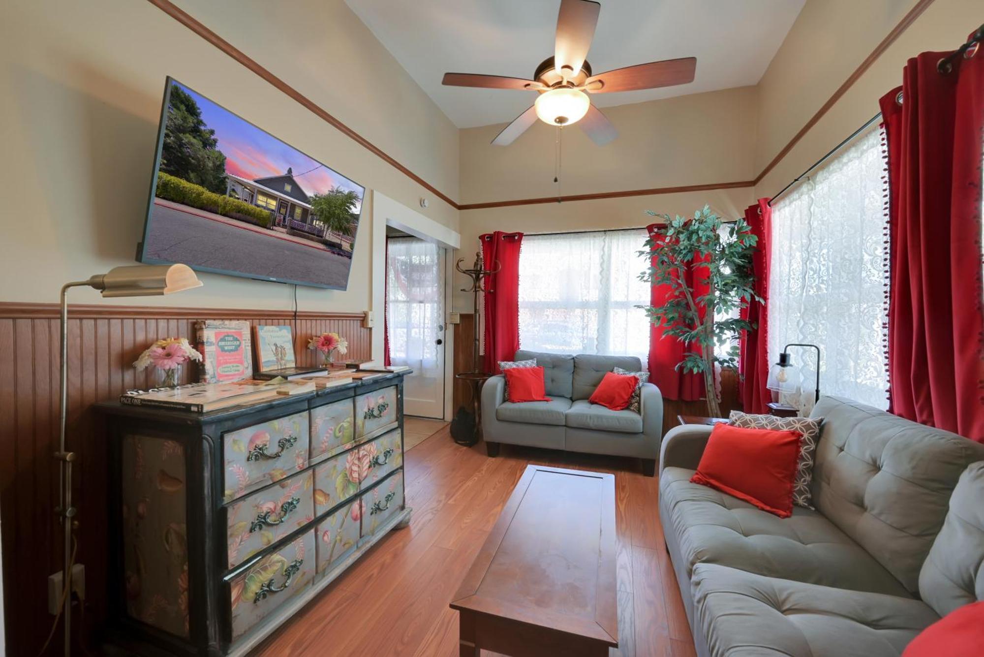 Spacious Downtown Jackson Retreat- Historic Hangout Buitenkant foto