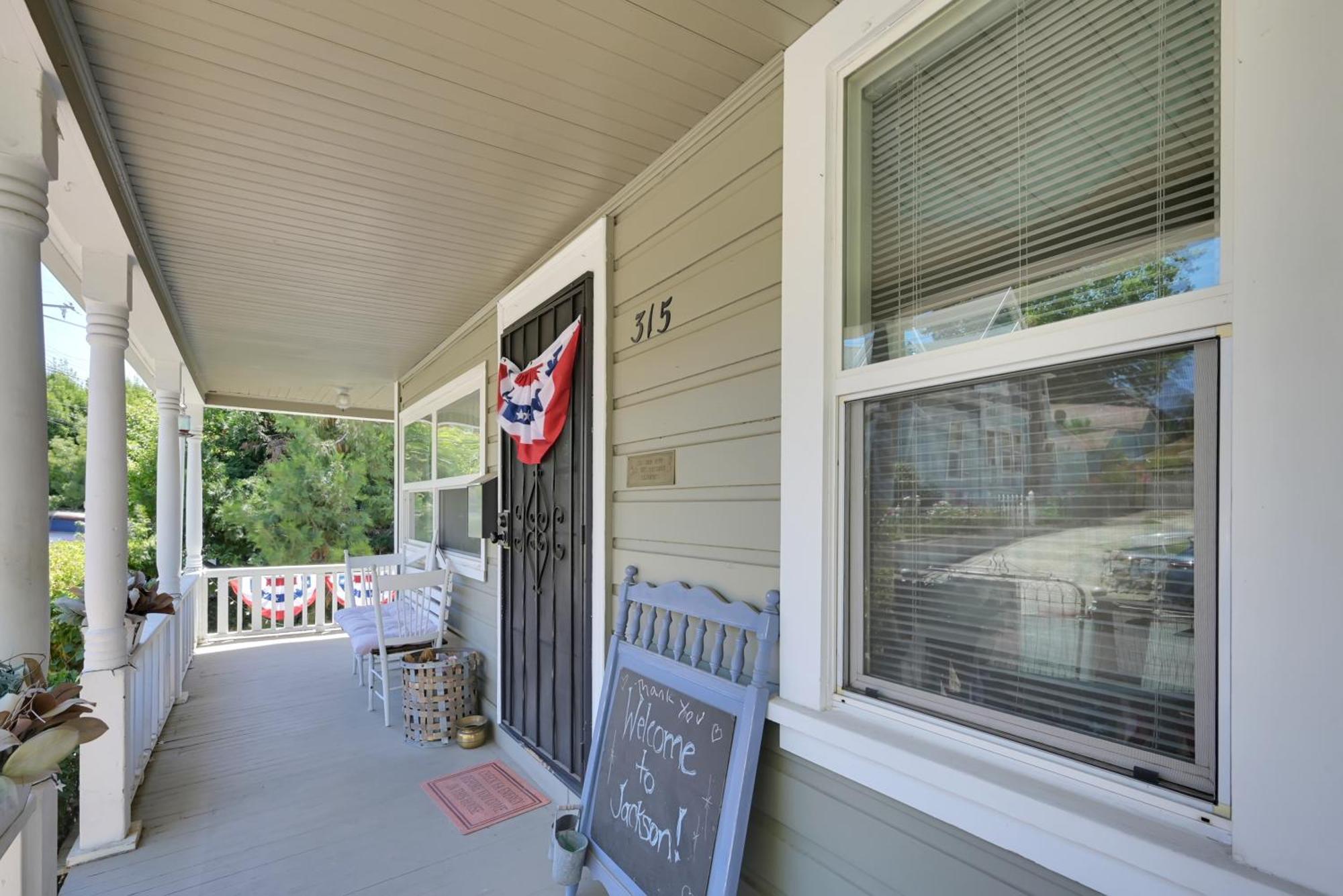 Spacious Downtown Jackson Retreat- Historic Hangout Buitenkant foto