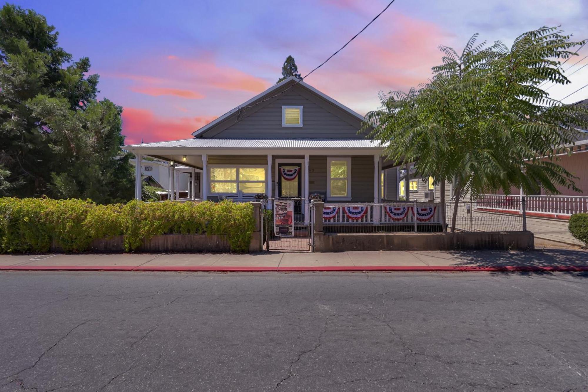 Spacious Downtown Jackson Retreat- Historic Hangout Buitenkant foto
